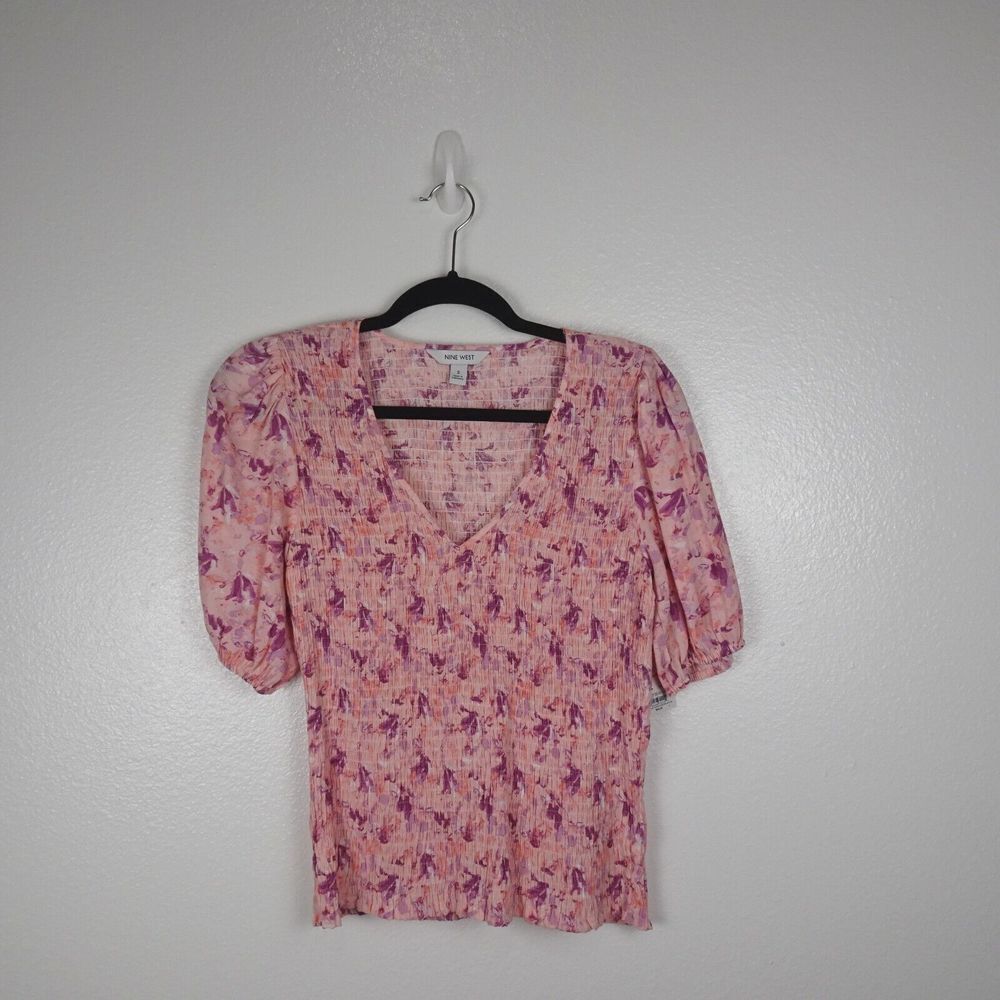 💰3/$25 Nine West Women's Blouse Elbow Puff Sleeve Smocked Pink Top V-Neck NWT S - Picture 3 of 13